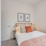 Apartment Host & - & Surf Whitby