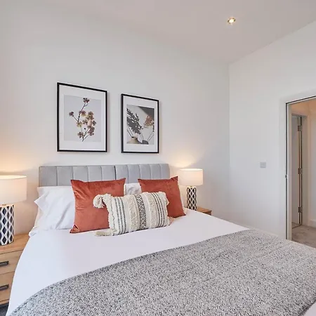 Host & - & Surf Appartement