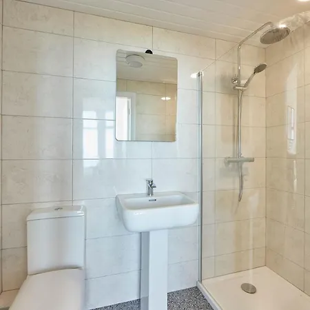 Host & - & Surf Lägenhet *